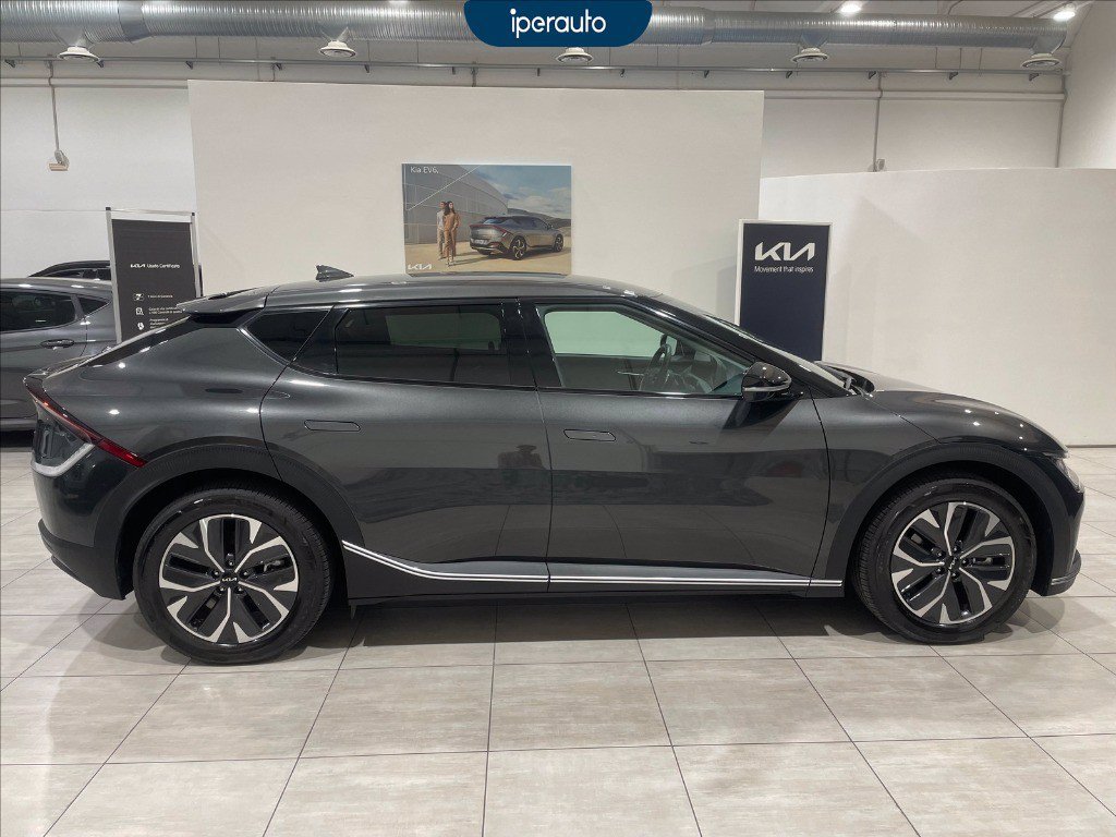 https://cdn-sm.caraffinity.it/images/vehicles/4307217/3/large
