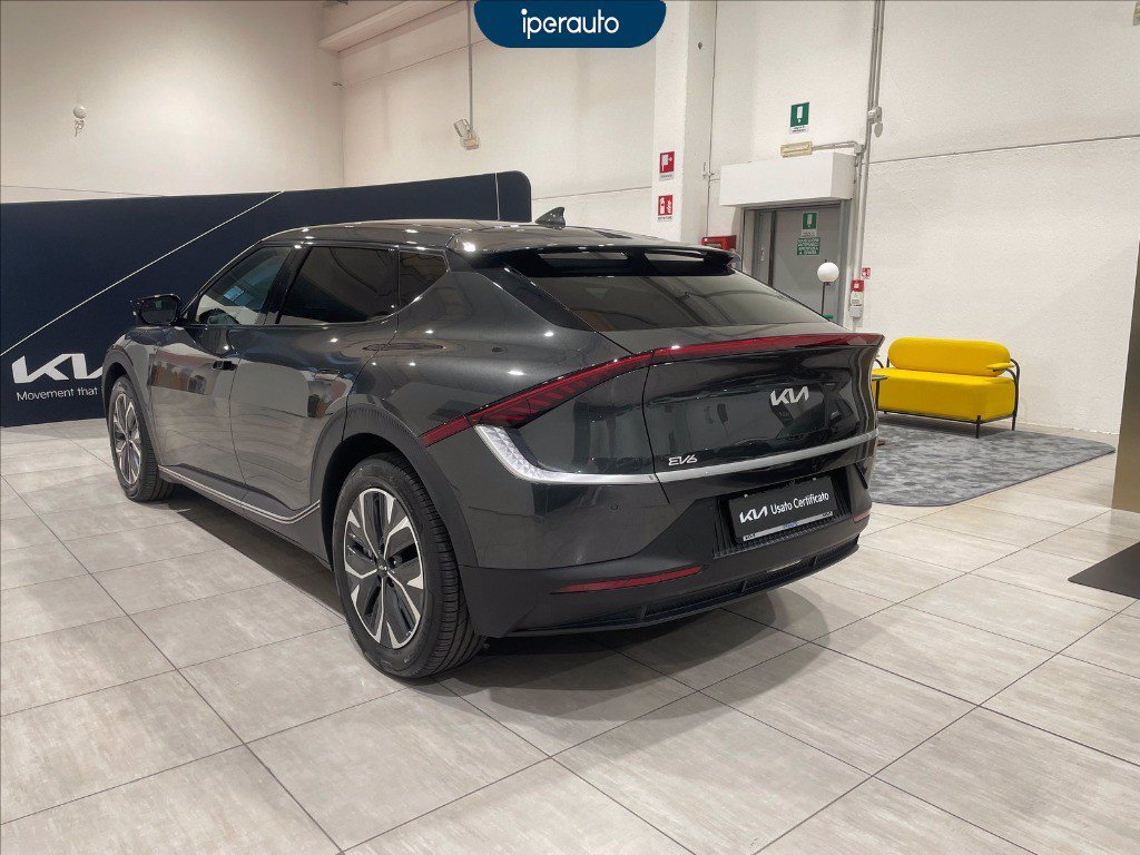 https://cdn-sm.caraffinity.it/images/vehicles/4307217/6/large