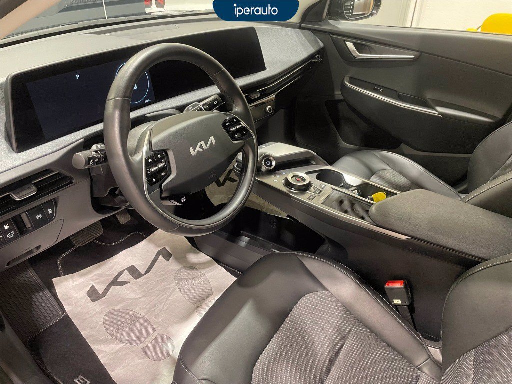 https://cdn-sm.caraffinity.it/images/vehicles/4307217/8/large