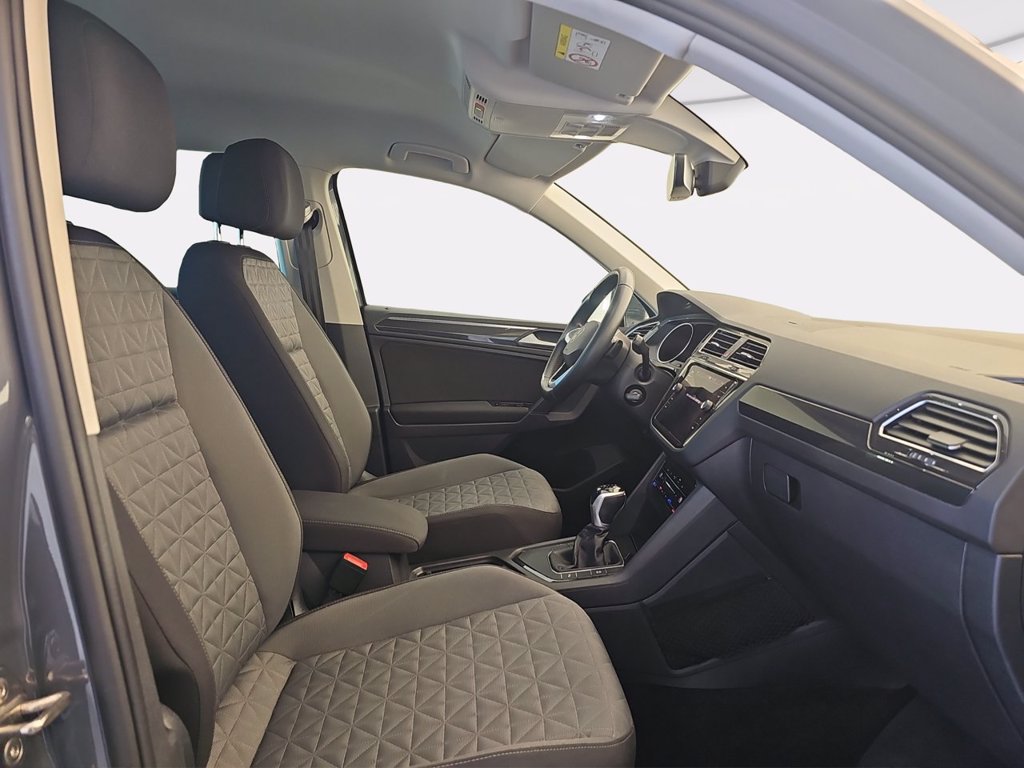 https://cdn-sm.caraffinity.it/images/vehicles/4411920/7/large