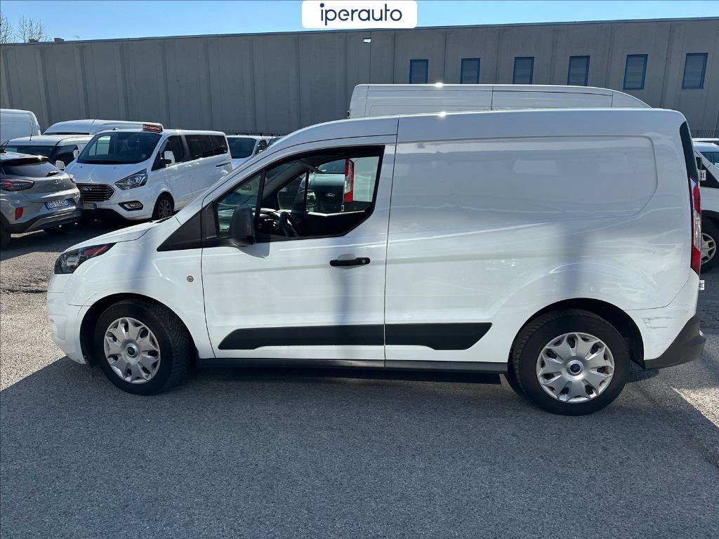 https://cdn-sm.caraffinity.it/images/vehicles/4460896/4/large