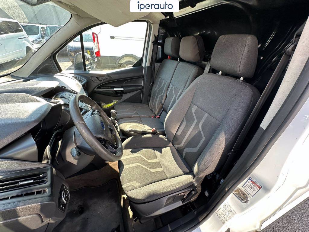 https://cdn-sm.caraffinity.it/images/vehicles/4460896/8/large