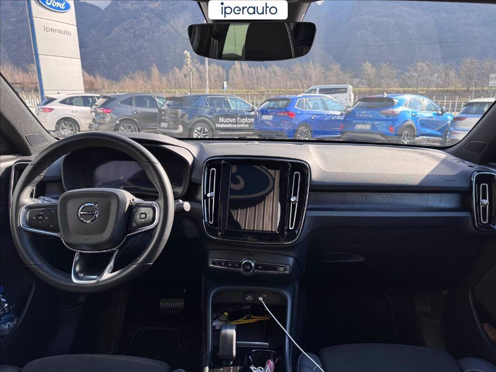 https://cdn-sm.caraffinity.it/images/vehicles/4466454/8/large