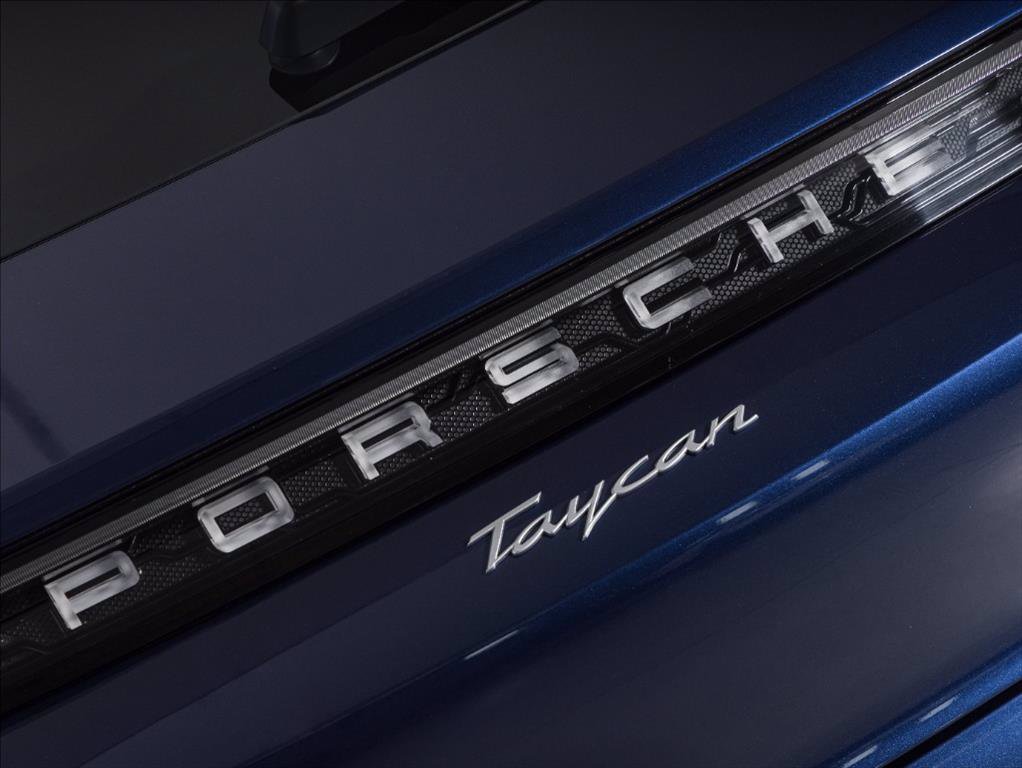 https://cdn-sm.caraffinity.it/images/vehicles/4471787/6/large