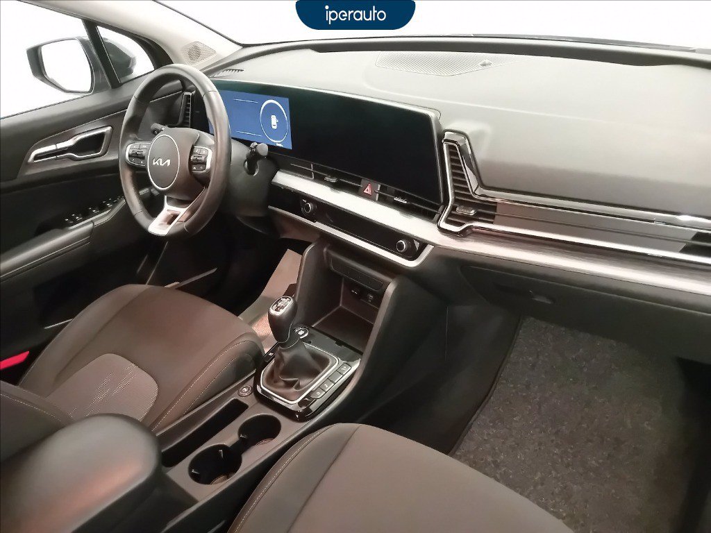 https://cdn-sm.caraffinity.it/images/vehicles/4477722/8/large