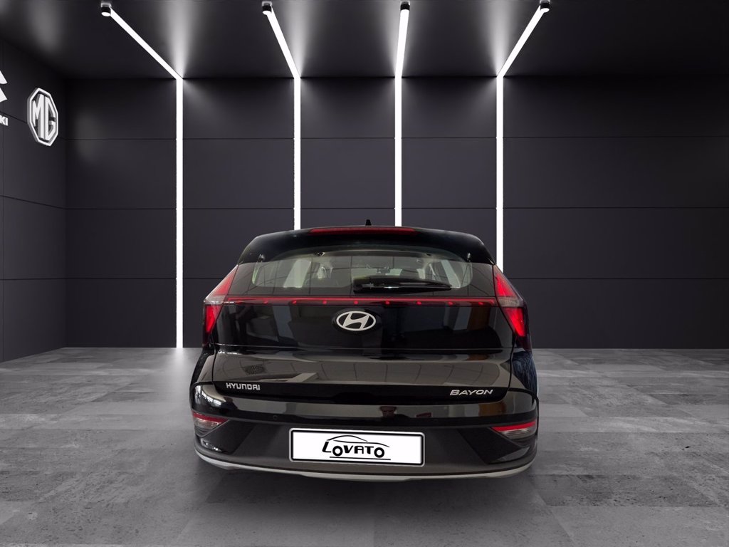 https://cdn-sm.caraffinity.it/images/vehicles/4497458/3/large