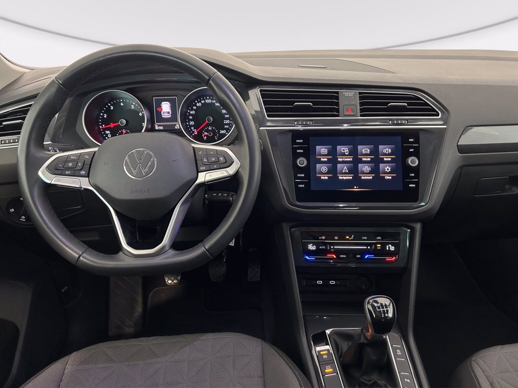 https://cdn-sm.caraffinity.it/images/vehicles/4518703/5/large