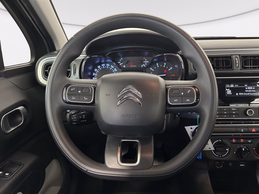 https://cdn-sm.caraffinity.it/images/vehicles/4525272/6/large