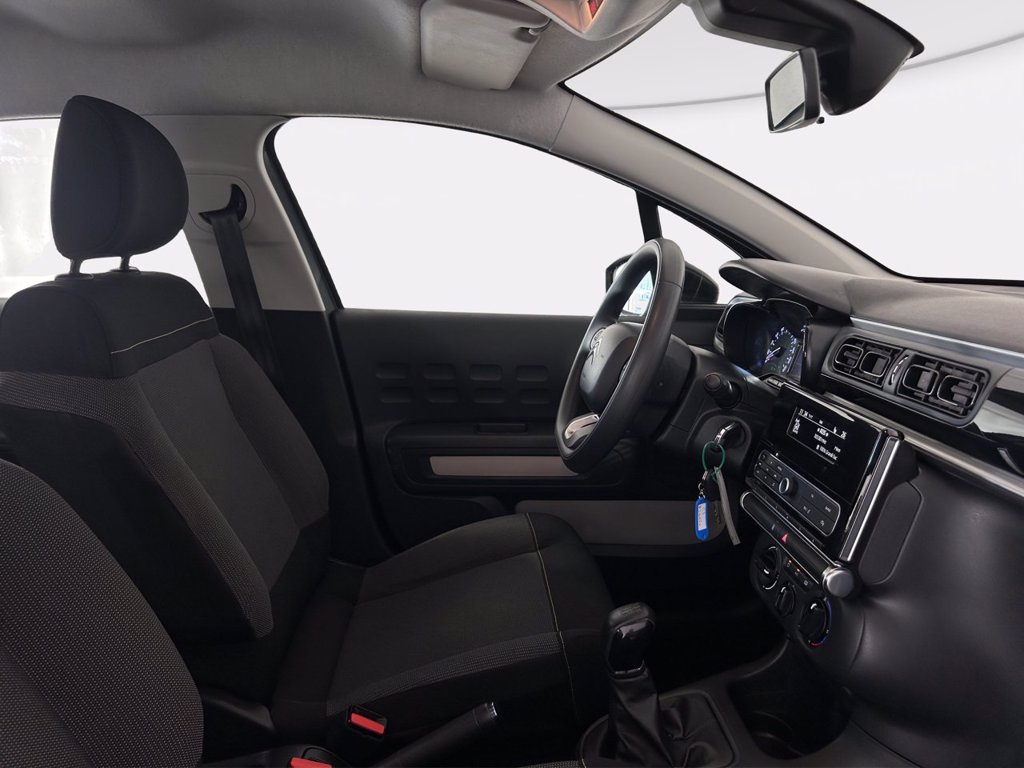 https://cdn-sm.caraffinity.it/images/vehicles/4525272/7/large