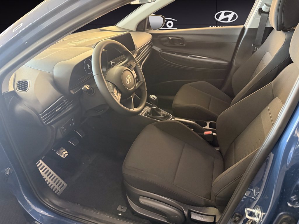 https://cdn-sm.caraffinity.it/images/vehicles/4528155/8/large