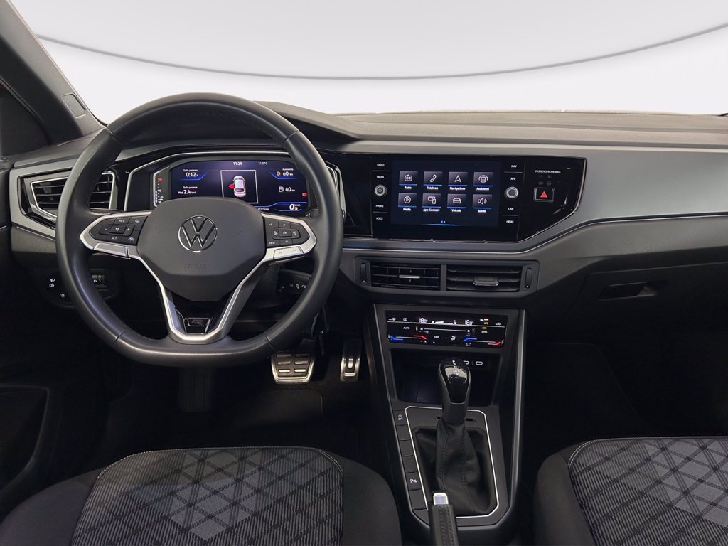 https://cdn-sm.caraffinity.it/images/vehicles/4547452/5/large