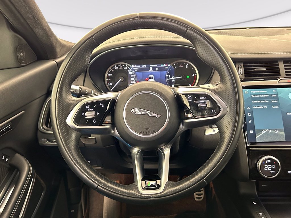 https://cdn-sm.caraffinity.it/images/vehicles/4551198/6/large