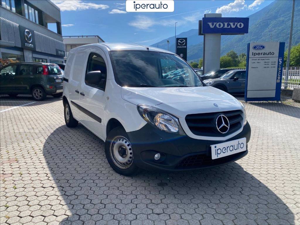 https://cdn-sm.caraffinity.it/images/vehicles/4558105/2/large