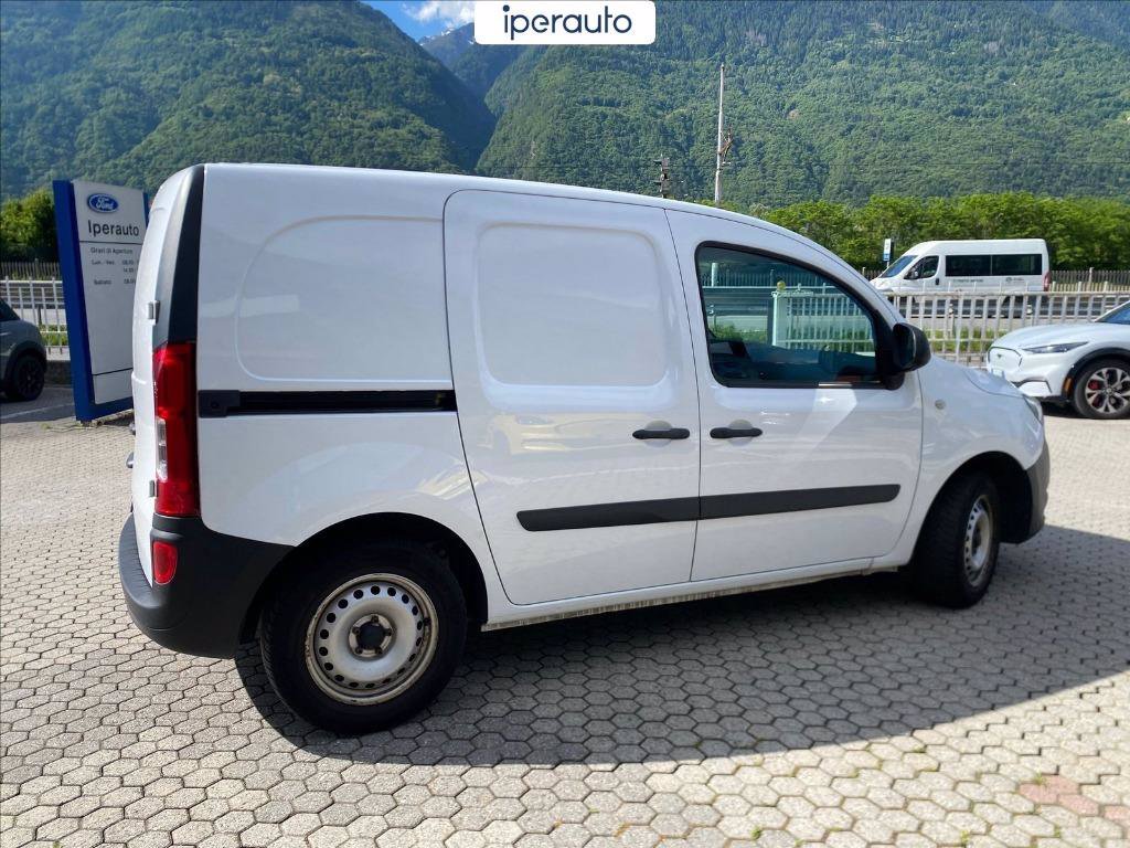 https://cdn-sm.caraffinity.it/images/vehicles/4558105/4/large