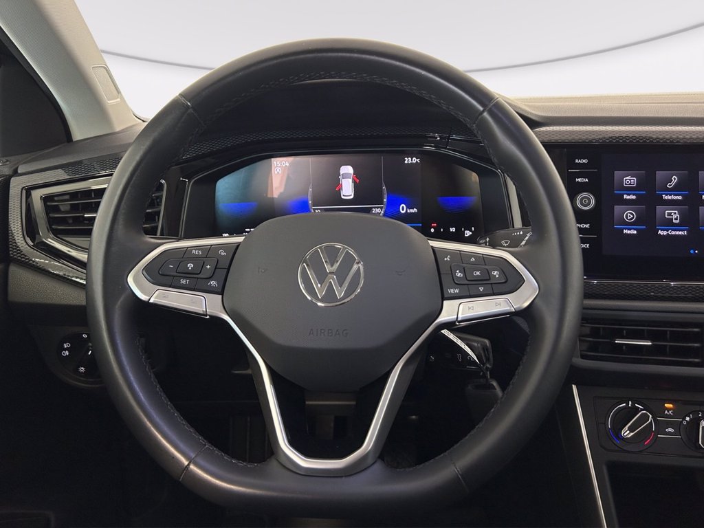 https://cdn-sm.caraffinity.it/images/vehicles/4558354/6/large