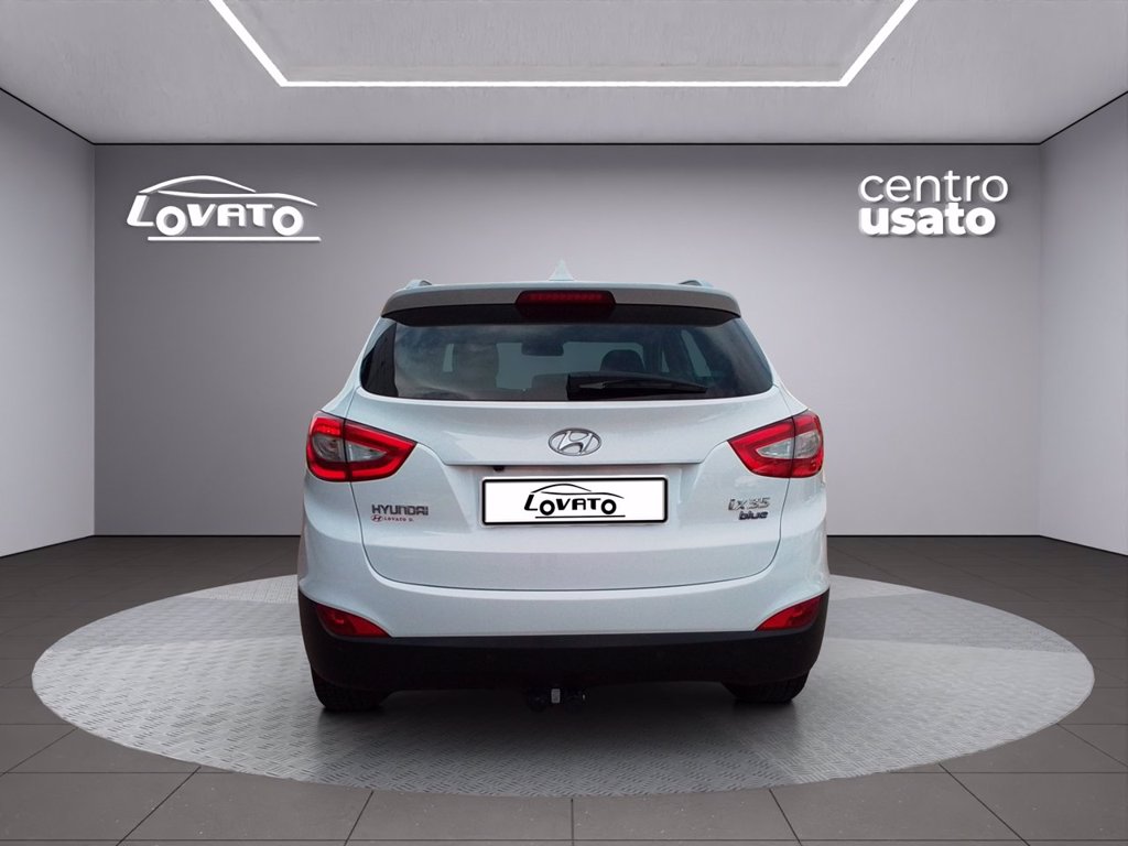 https://cdn-sm.caraffinity.it/images/vehicles/4579799/3/large