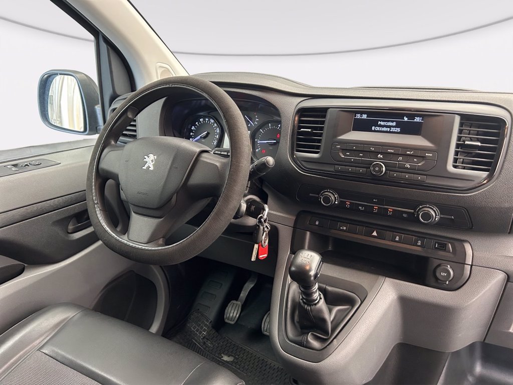 https://cdn-sm.caraffinity.it/images/vehicles/4582524/5/large