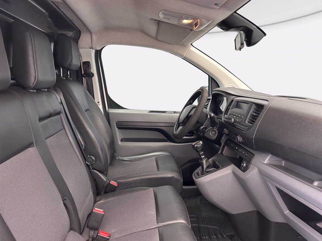 https://cdn-sm.caraffinity.it/images/vehicles/4582524/7/large
