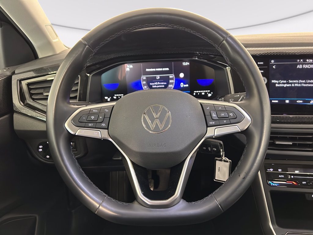 https://cdn-sm.caraffinity.it/images/vehicles/4588777/6/large