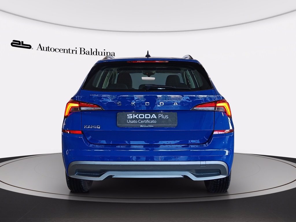 https://cdn-sm.caraffinity.it/images/vehicles/4590217/4/large