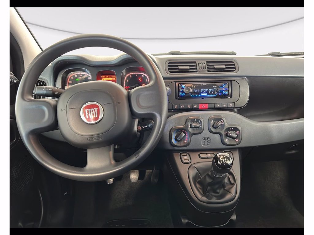 https://cdn-sm.caraffinity.it/images/vehicles/4593168/5/large