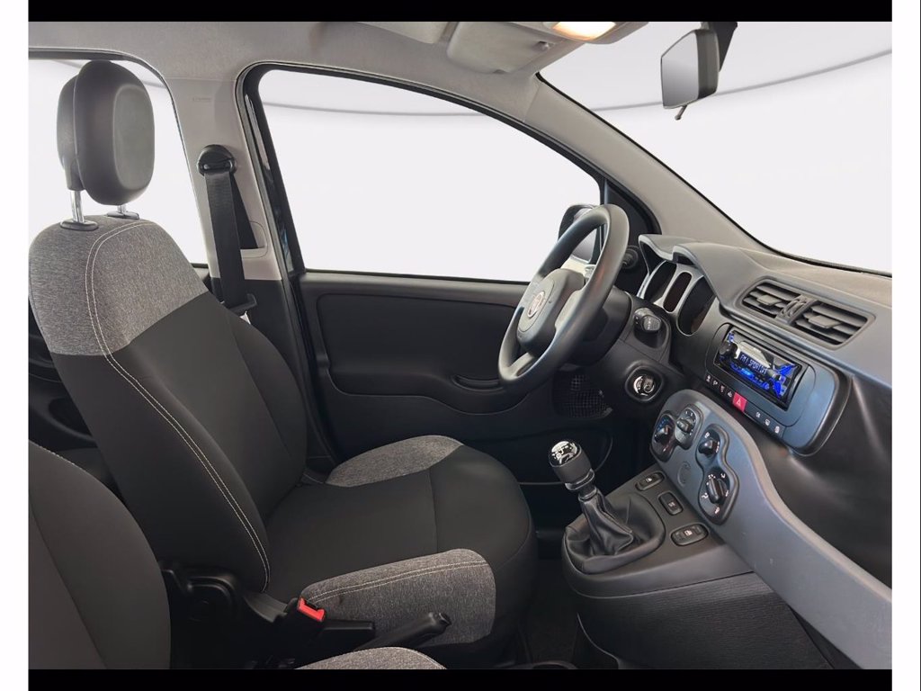 https://cdn-sm.caraffinity.it/images/vehicles/4593168/7/large