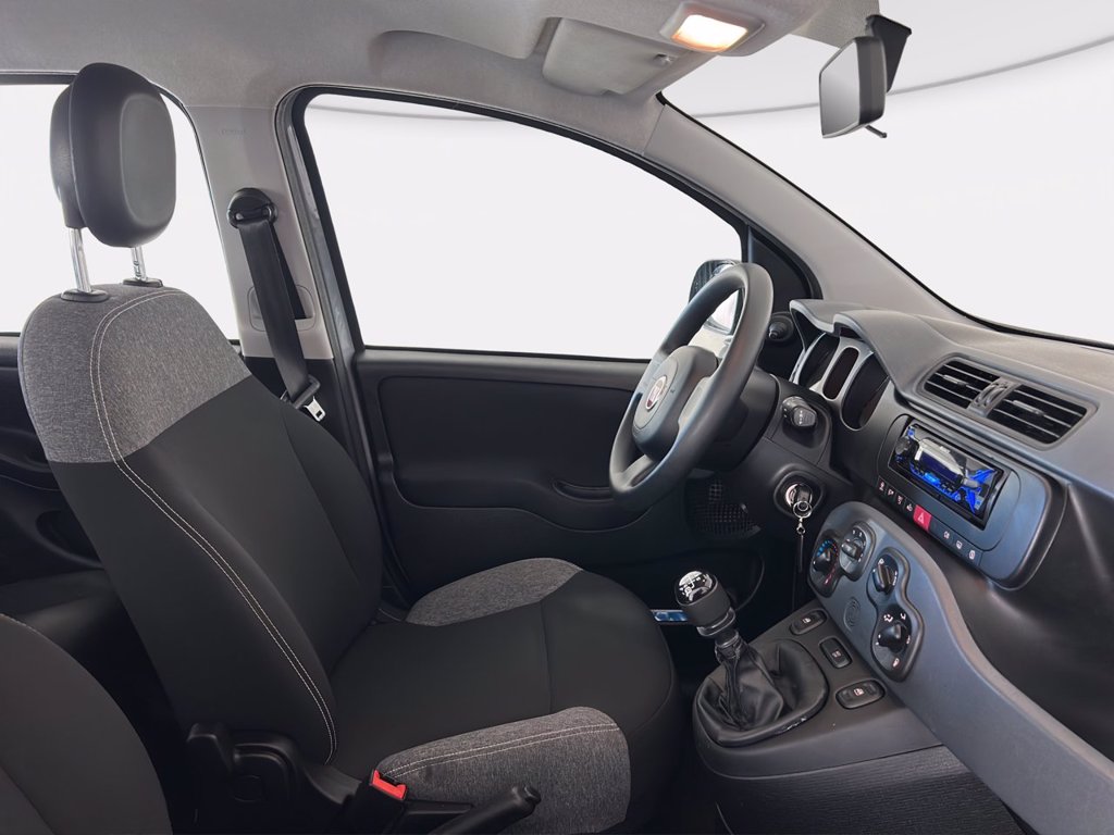 https://cdn-sm.caraffinity.it/images/vehicles/4593169/7/large
