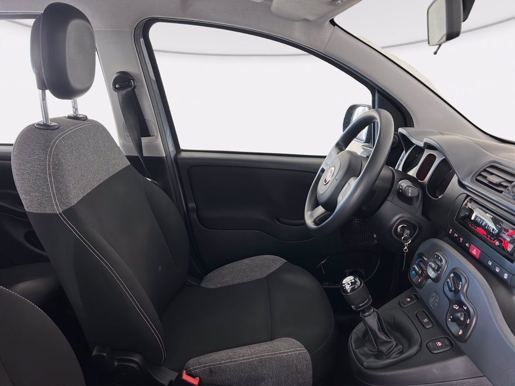 https://cdn-sm.caraffinity.it/images/vehicles/4598351/7/large