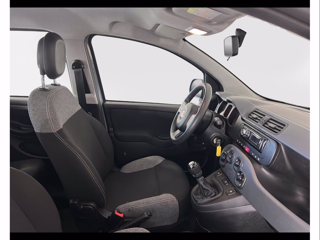 https://cdn-sm.caraffinity.it/images/vehicles/4600899/7/large