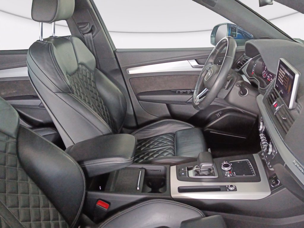 https://cdn-sm.caraffinity.it/images/vehicles/4603453/7/large