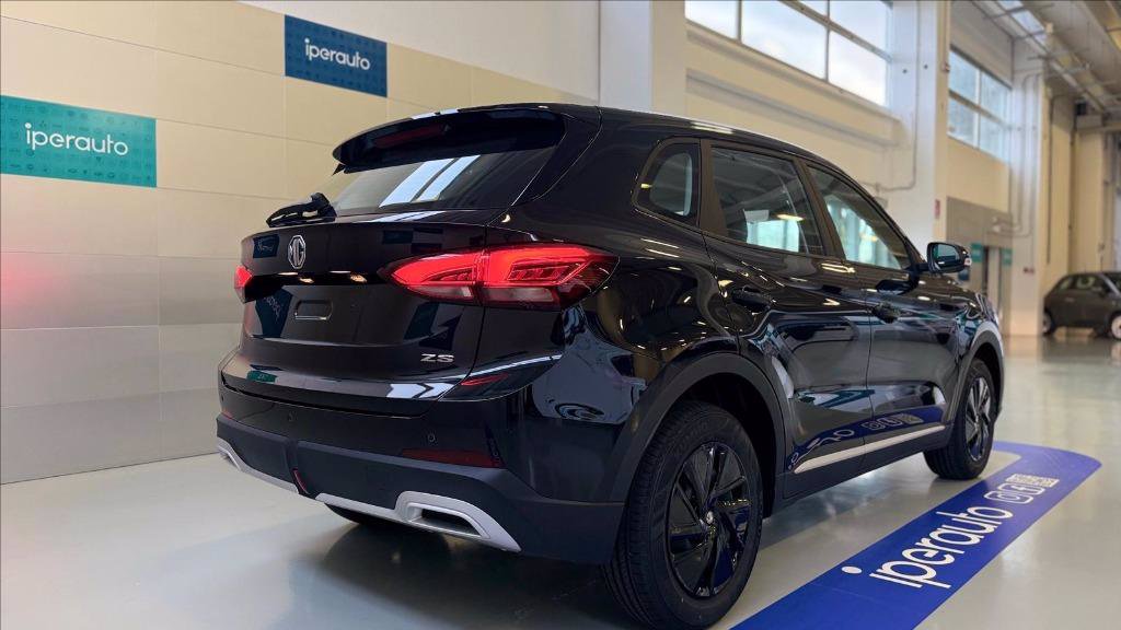 https://cdn-sm.caraffinity.it/images/vehicles/4603732/5/large