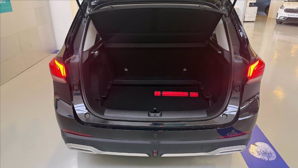 https://cdn-sm.caraffinity.it/images/vehicles/4603732/6/large