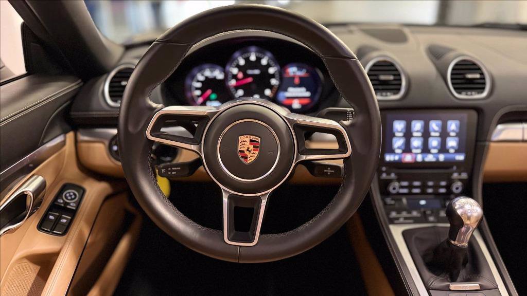 https://cdn-sm.caraffinity.it/images/vehicles/4608648/7/large
