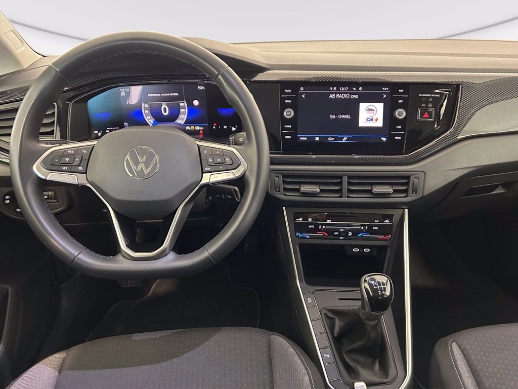 https://cdn-sm.caraffinity.it/images/vehicles/4610875/5/large