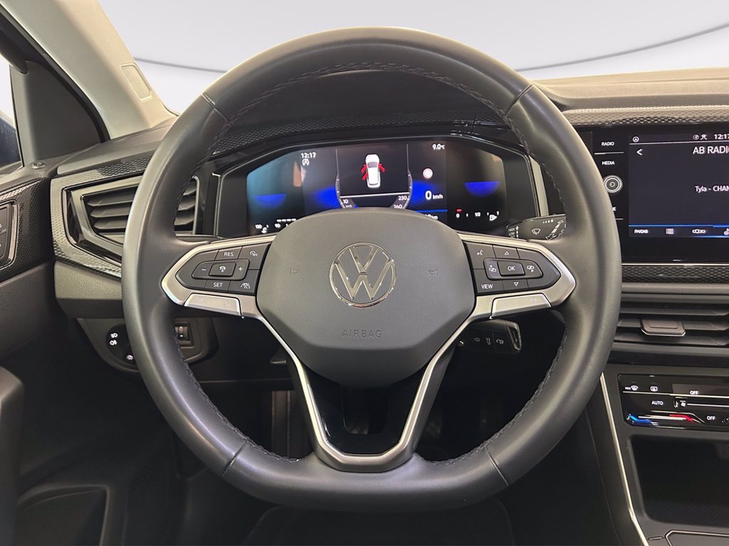 https://cdn-sm.caraffinity.it/images/vehicles/4610875/6/large