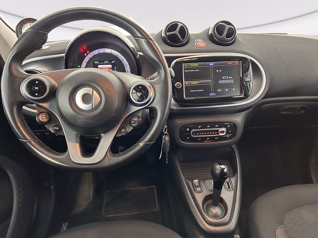 https://cdn-sm.caraffinity.it/images/vehicles/4622859/5/large