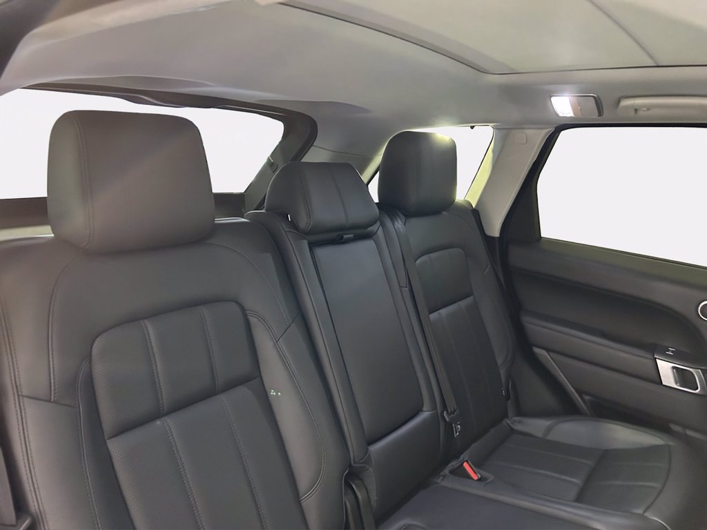 https://cdn-sm.caraffinity.it/images/vehicles/4626236/8/large