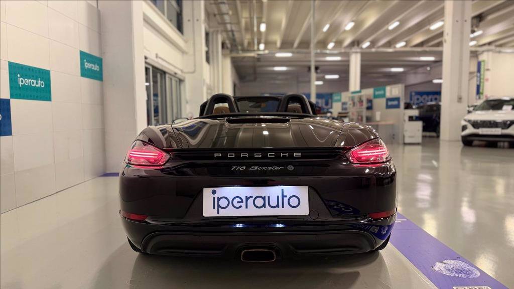 https://cdn-sm.caraffinity.it/images/vehicles/4631941/4/large