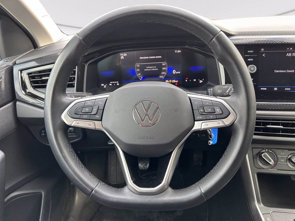 https://cdn-sm.caraffinity.it/images/vehicles/4634384/6/large