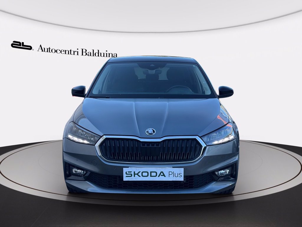 https://cdn-sm.caraffinity.it/images/vehicles/4637257/1/large