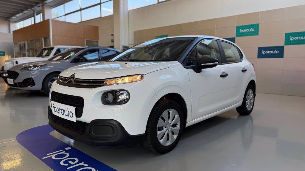 https://cdn-sm.caraffinity.it/images/vehicles/4642275/2/large