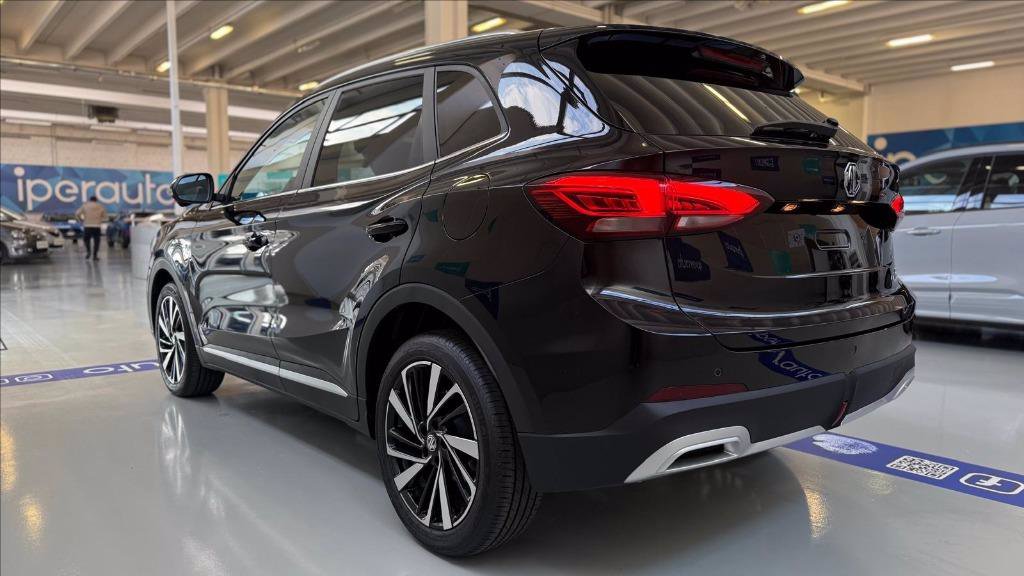 https://cdn-sm.caraffinity.it/images/vehicles/4644748/3/large