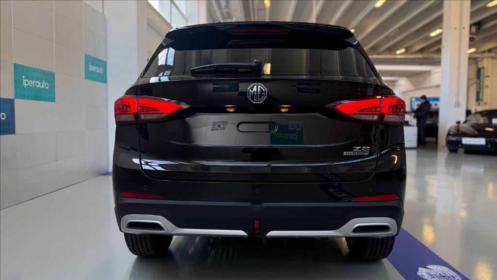 https://cdn-sm.caraffinity.it/images/vehicles/4644748/4/large