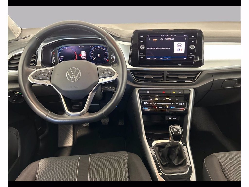https://cdn-sm.caraffinity.it/images/vehicles/4647346/5/large