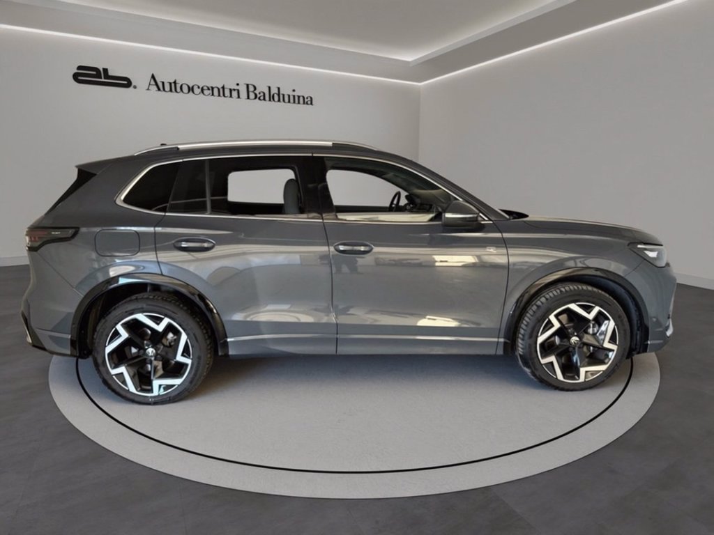 https://cdn-sm.caraffinity.it/images/vehicles/4647362/3/large