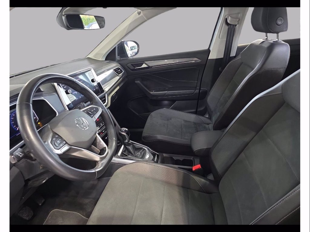 https://cdn-sm.caraffinity.it/images/vehicles/4648082/5/large