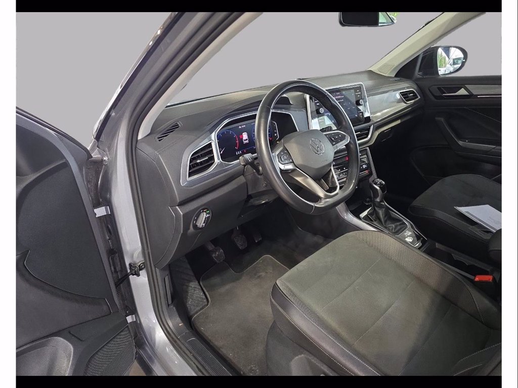 https://cdn-sm.caraffinity.it/images/vehicles/4648082/6/large