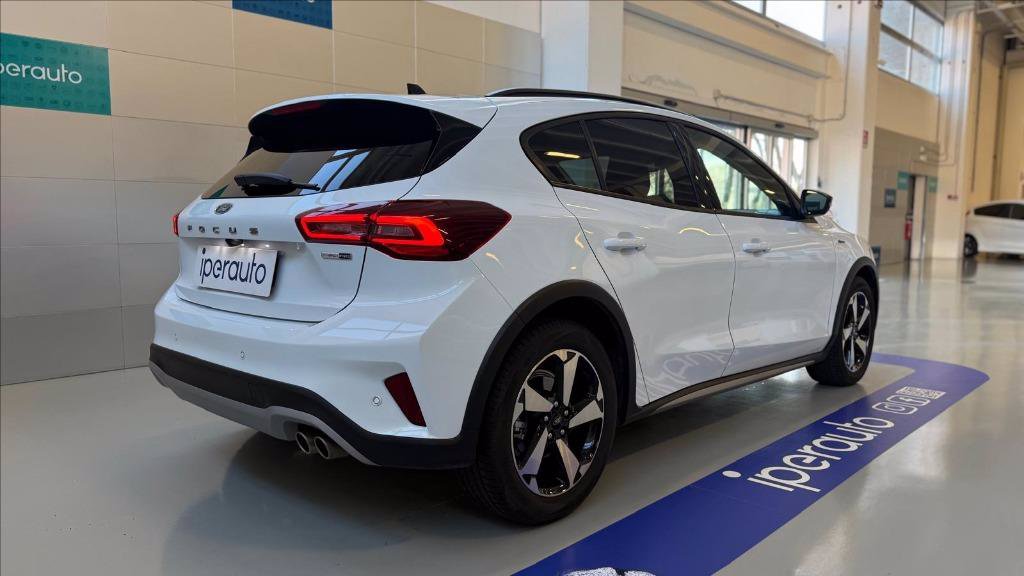 https://cdn-sm.caraffinity.it/images/vehicles/4649115/5/large