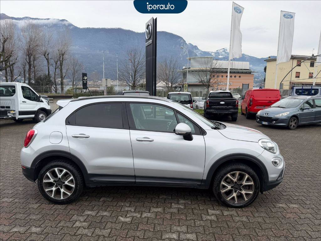https://cdn-sm.caraffinity.it/images/vehicles/4650377/3/large