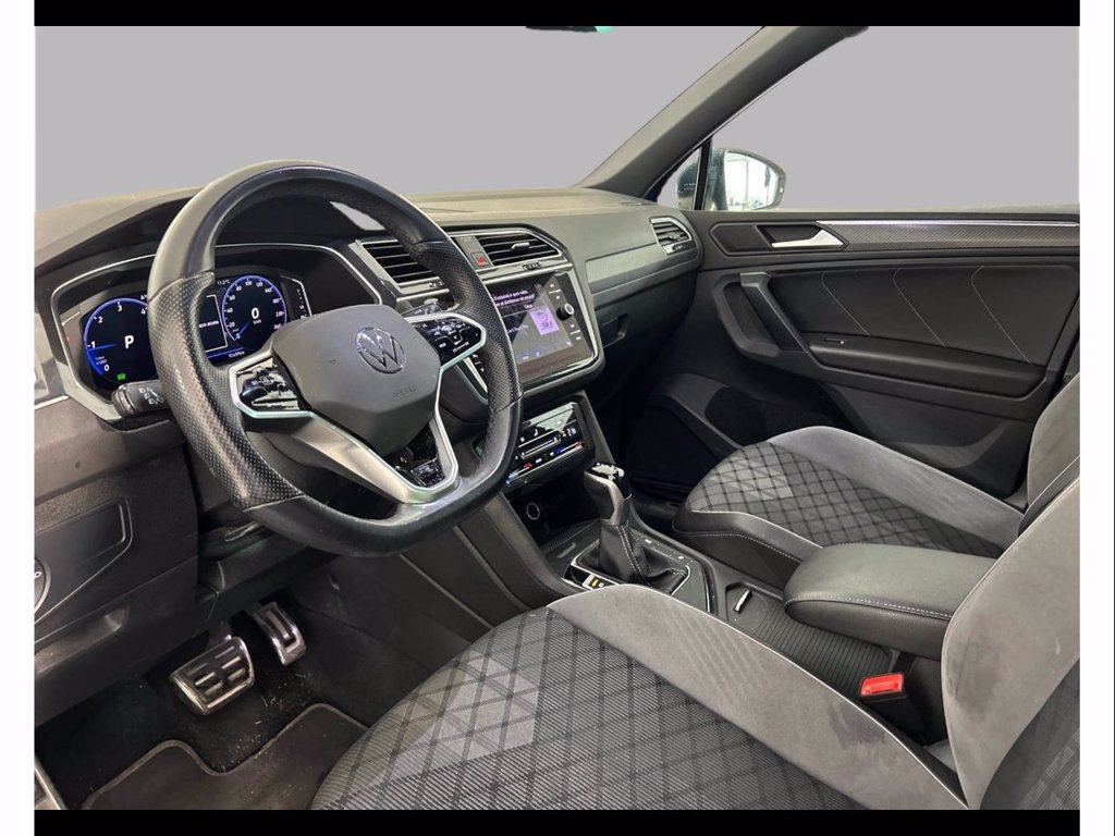 https://cdn-sm.caraffinity.it/images/vehicles/4652536/7/large